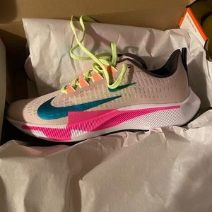 Nike Air Pegasus women brand new